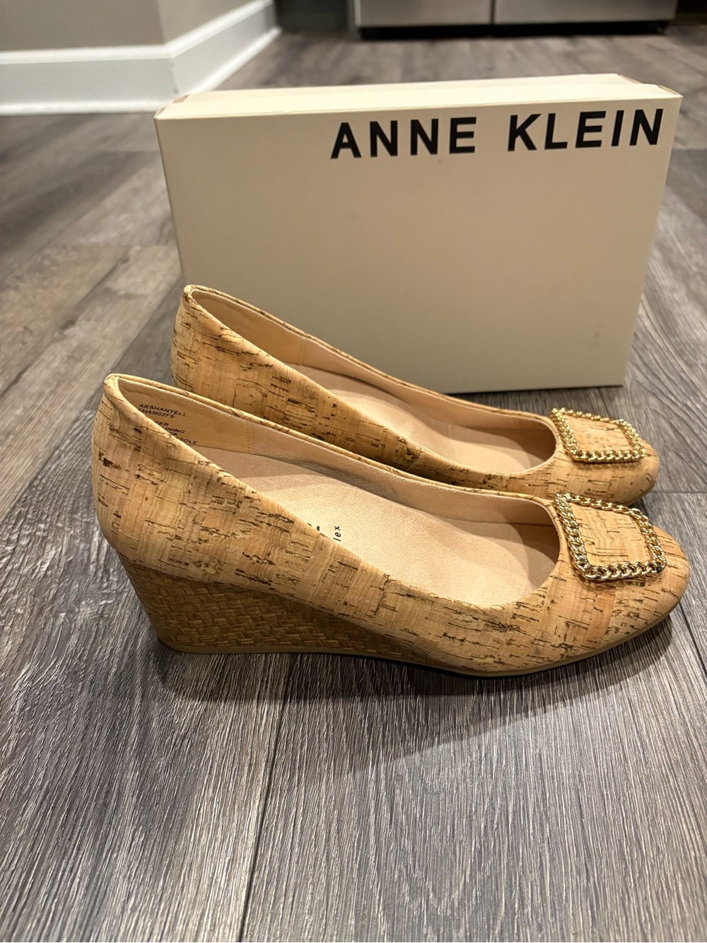 NWT Anne Klein Cork Wedge Pumps in Natural - Picture 3 of 7